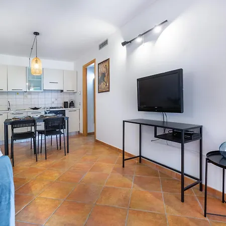 Aetos With Shared Swimming Pool - Hill Apartment